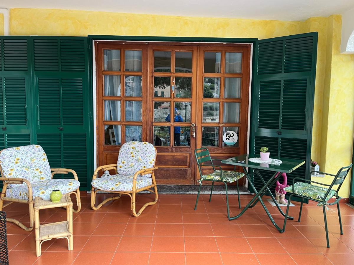 Rocca Di Corno Guest House ฟีนาเลลีกูเร ภายนอก รูปภาพ